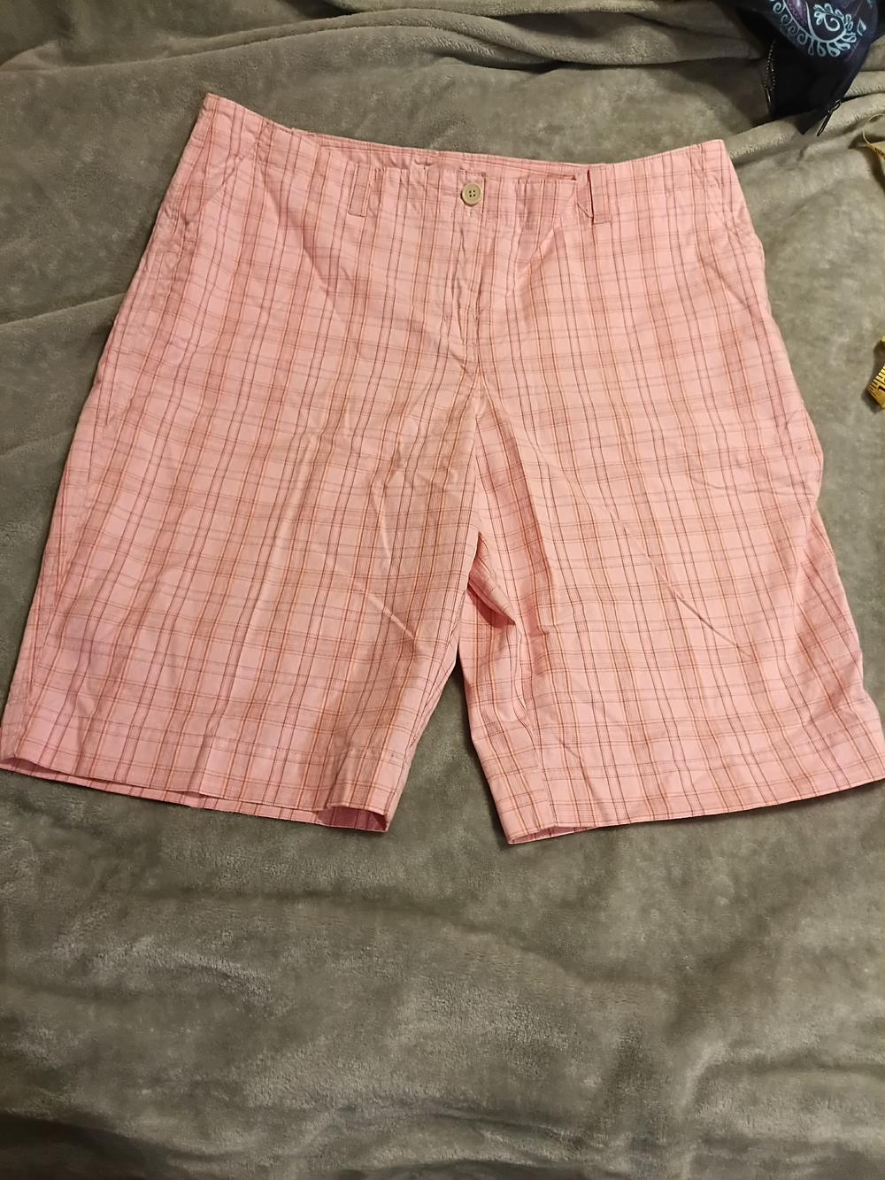Liz & Co Stretch Plaid Bermuda Shorts. Size 16 Pink Melon Walking Resort Cruise